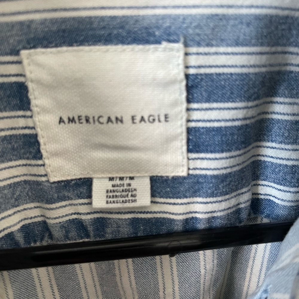 American Eagle button up